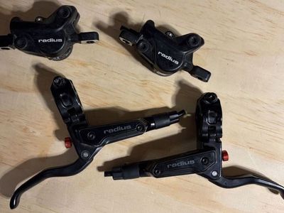 Radius Hydraulic Disc Brake Set - Levers & Calipers, Black