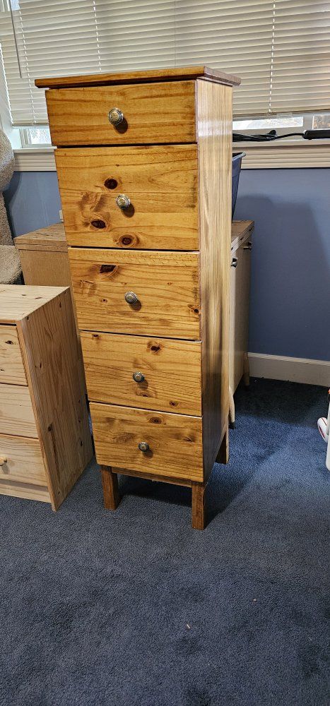 Chest of drawers