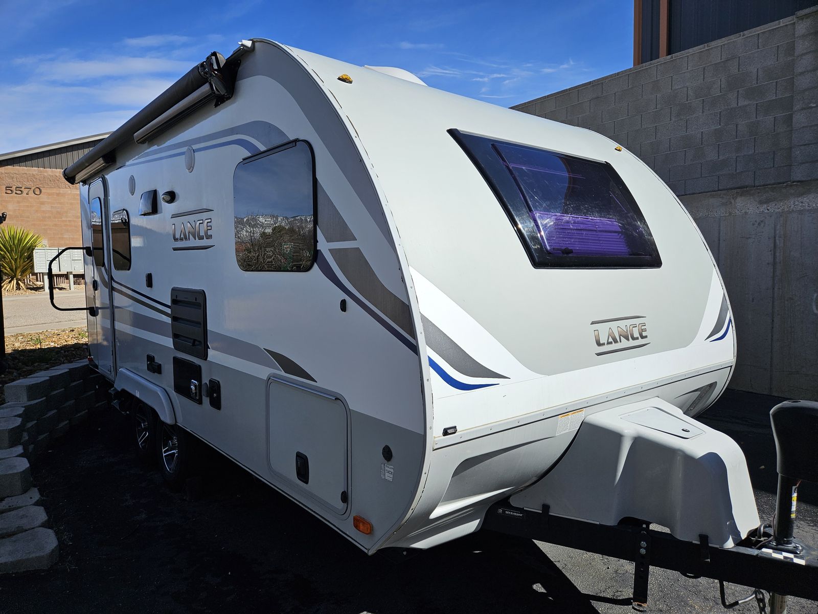 2020 Lance 1685 Electric Slide Out! Everything Works! Solar!