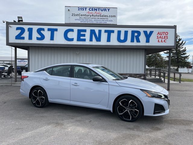 2023 Nissan Altima 2.5 SR