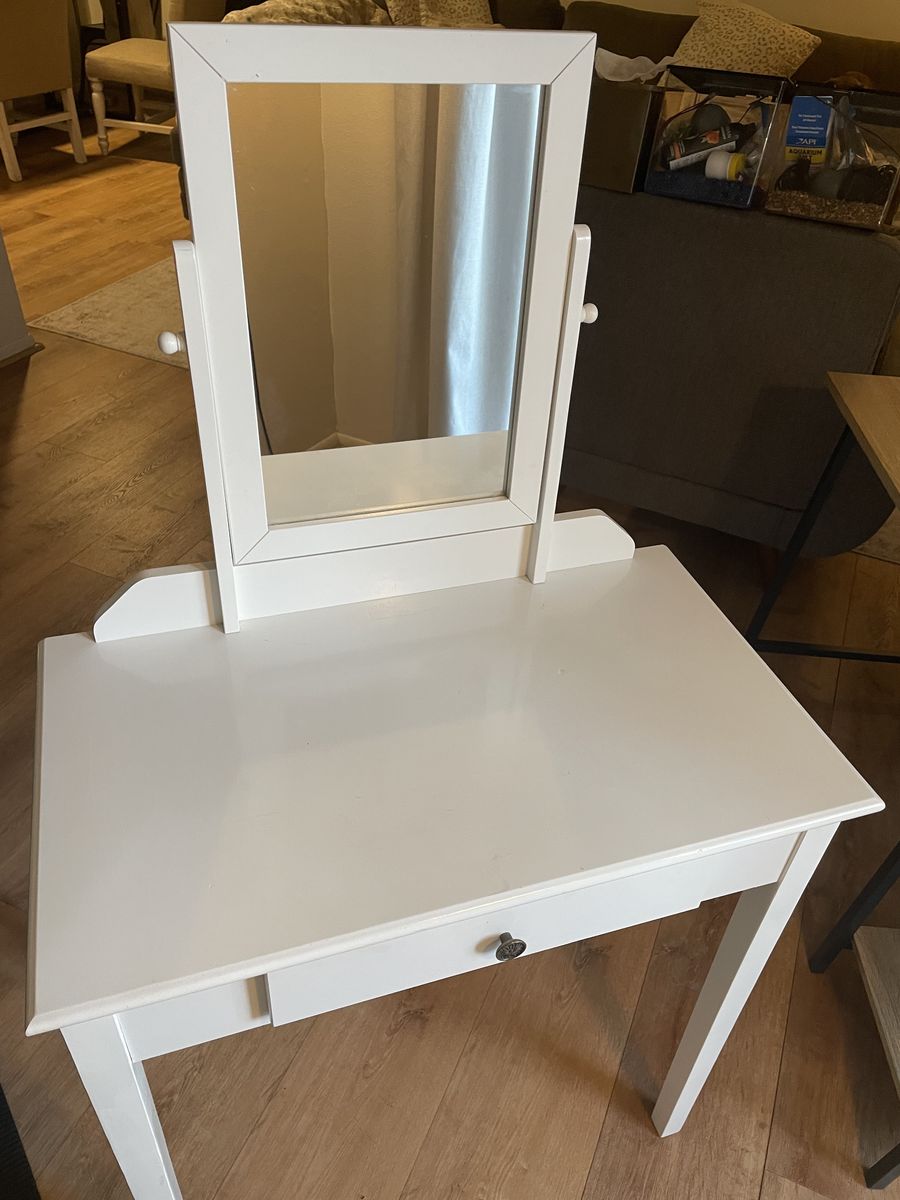 Little White Vanity
