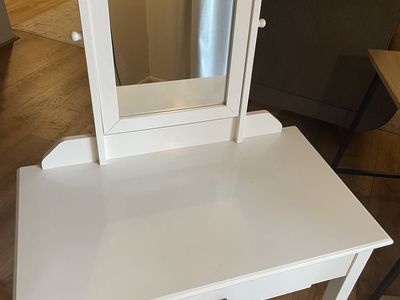 Little White Vanity