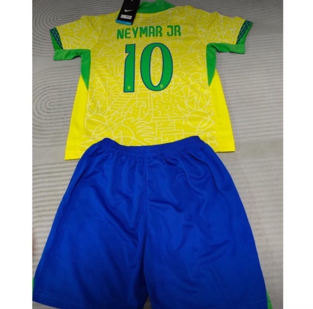 Neymar Jr. #10 | Size 22 (kids) | Brazil Jersey