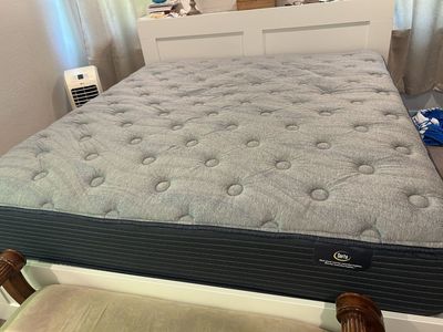 King mattress- serta brookton