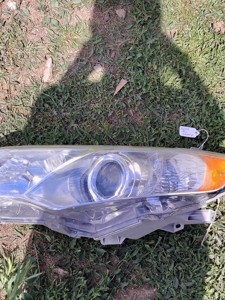 2007-2011 Toyota Camry passenger side headlight