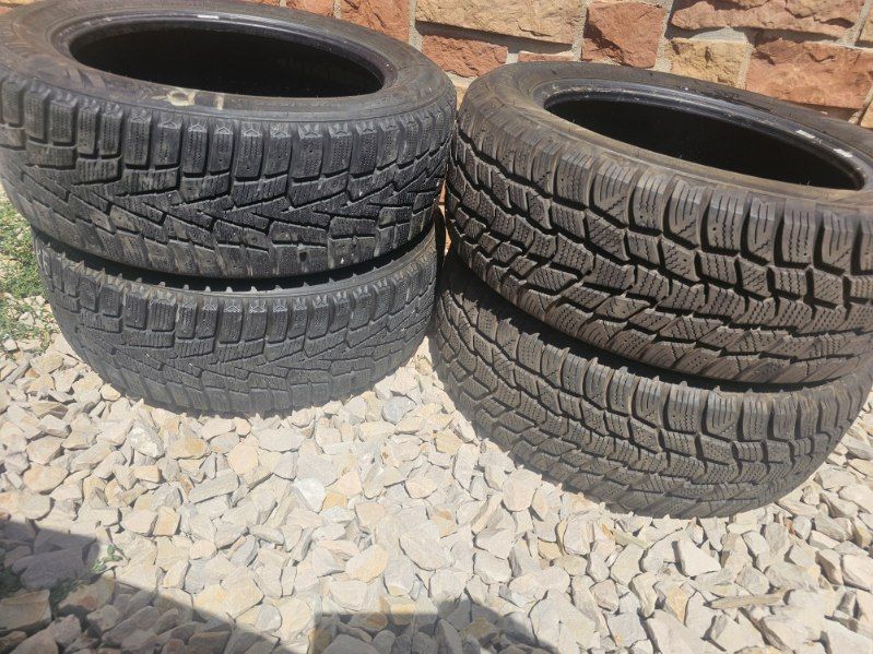 set 4  snow tires 2ea Winguard & 2ea Mastercraft