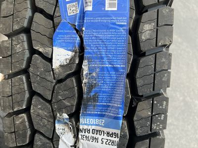 Fortune 11R22.5 FDW802 Semi Tire.