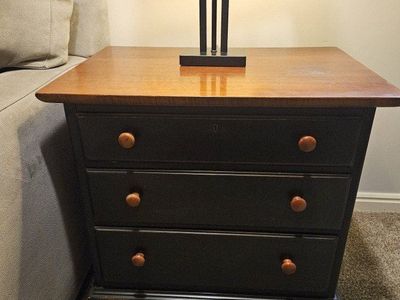3 Drawer chest/end table