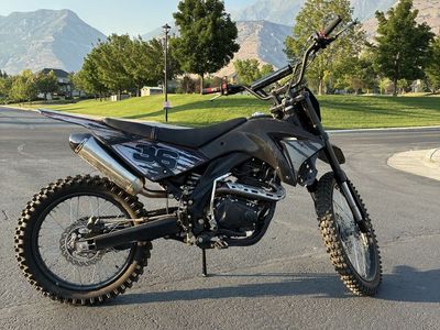 Apollo 250cc Dirt Bike - 4 Stroke Engine, Electric Start, Includes Hitch Carrier & Title