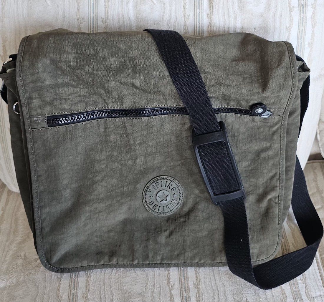 Kipling Olive Green Expandab Messenger Laptop  Bag Crossbody