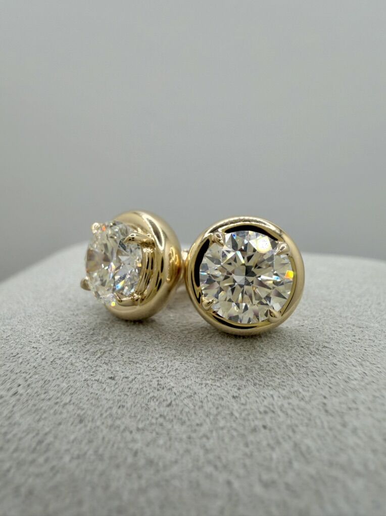 Round Cut Lab Grown Diamond Earrings