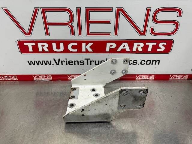 2045330 TOW BRACKET