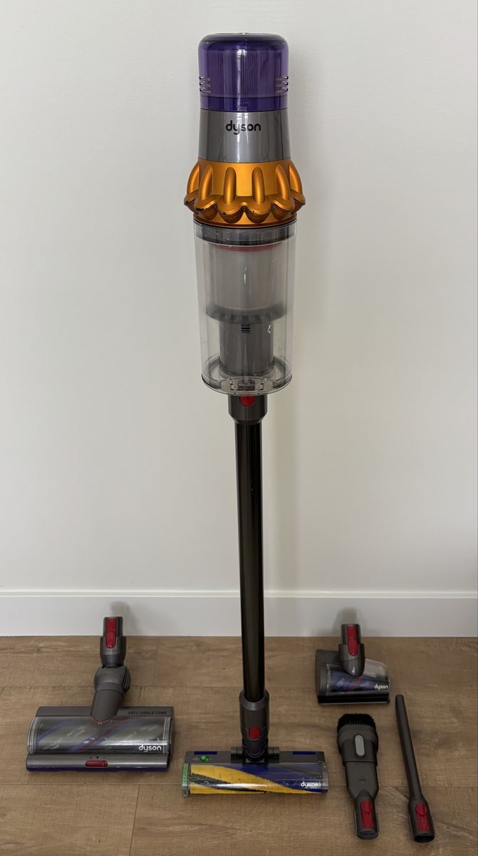 Powerful Dyson V15 Detect Cordless Vacuum – Yellow/Nickel – Full Attachments – Works Great!