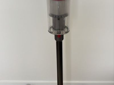 Powerful Dyson V15 Detect Cordless Vacuum – Yellow/Nickel – Full Attachments – Works Great!