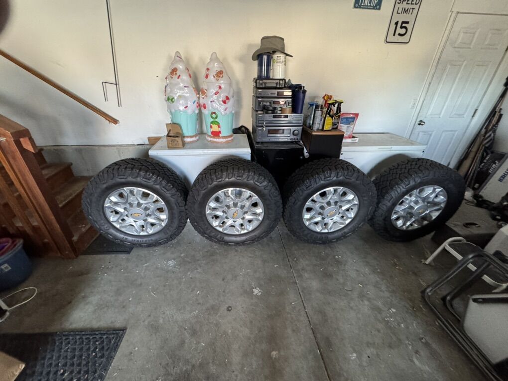 2024 Chevy Silverado 3500  18 In Rims