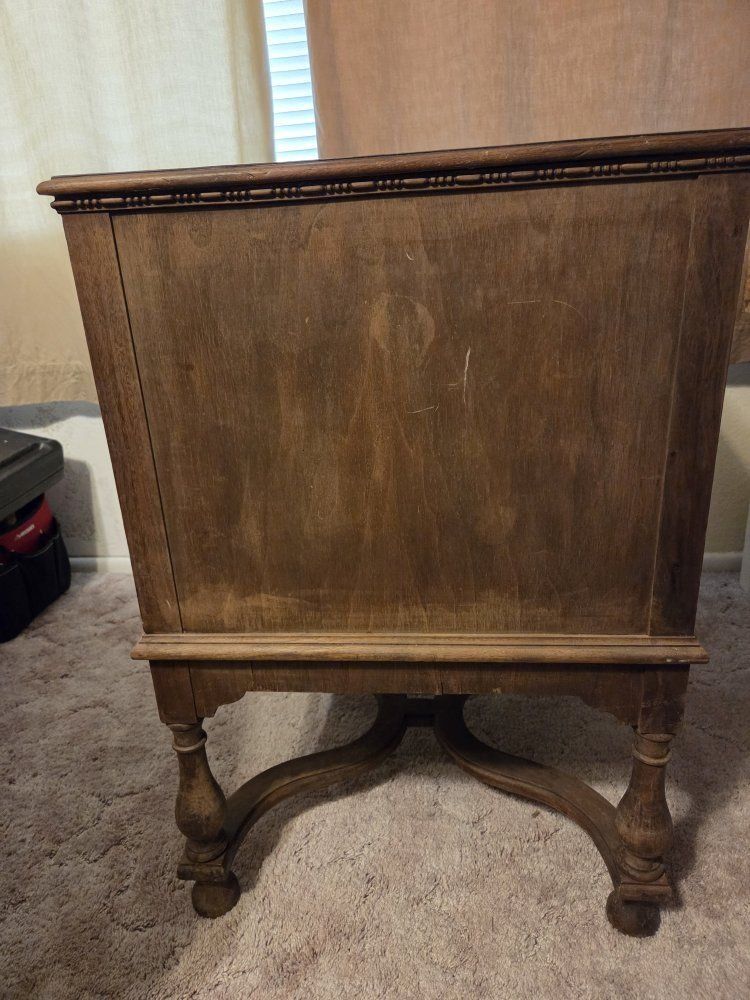 Heavy, very solid table