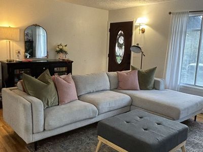 Modern Light Gray L-Shape Sectional Sofa with Right-Facing Chaise (118")