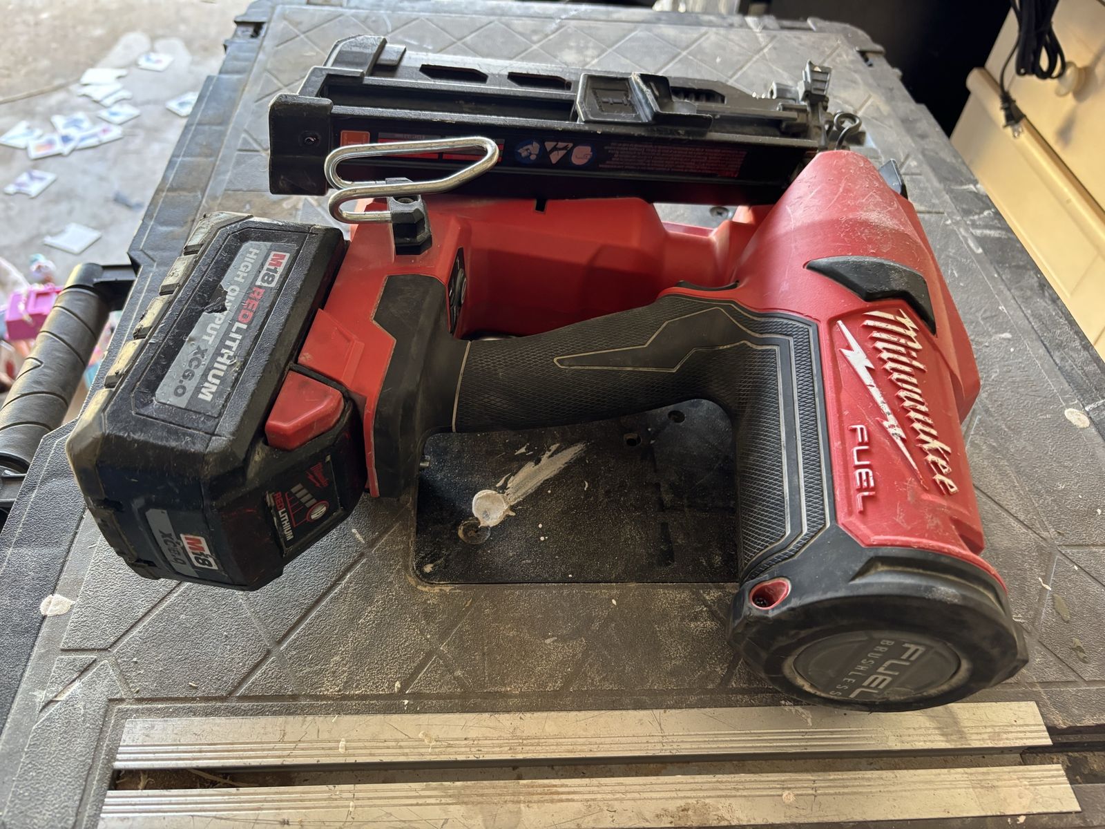Milwaukee M18 FUEL Cordless Nailer with High Output XC 6.0 Battery