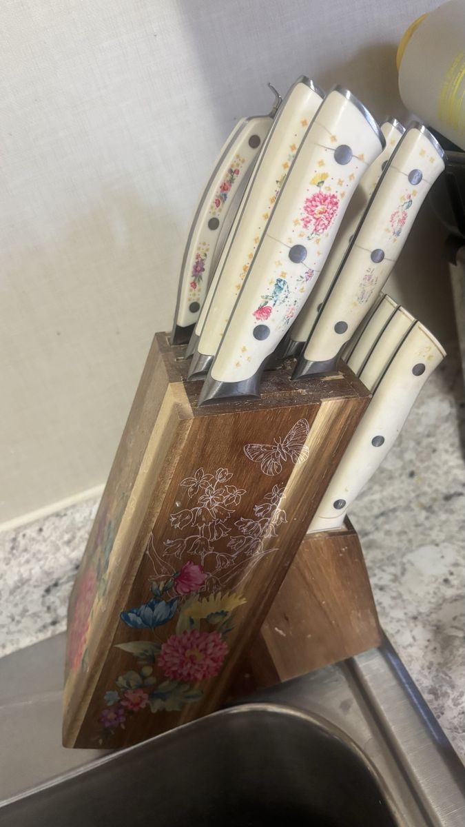 Pioneer Woman Floral Vintage Knife Block Set - 12 Knives with Wooden Block, Rustic Kitchen Decor