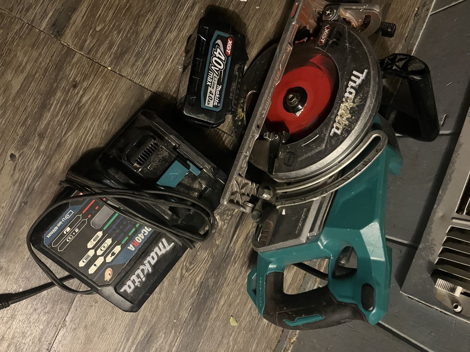 Makita saw , charger battery