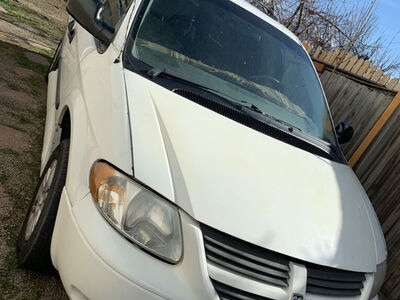 2005 DODGE GRAND CARAVAN SE