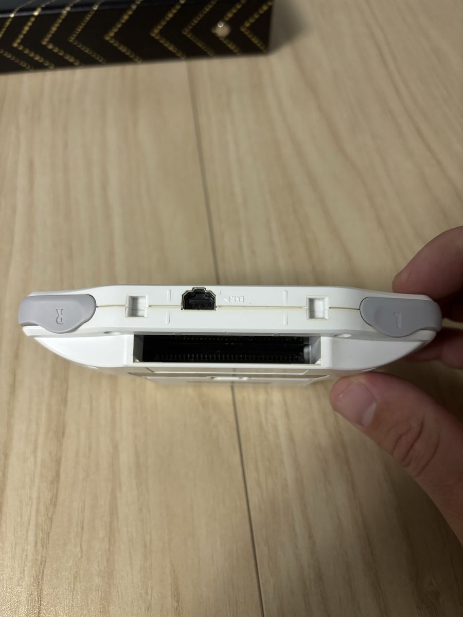 Main image 3