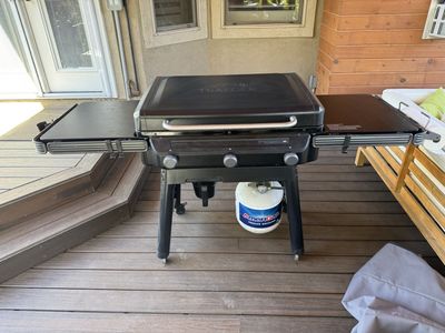 Traeger Flatrock Flat Top Grill with TruZone Technology - Gently Used Outdoor Griddle-cover and propane tank included.