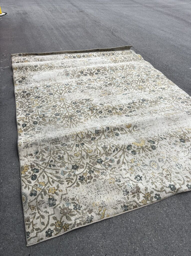 8' X 10' - Area Rug