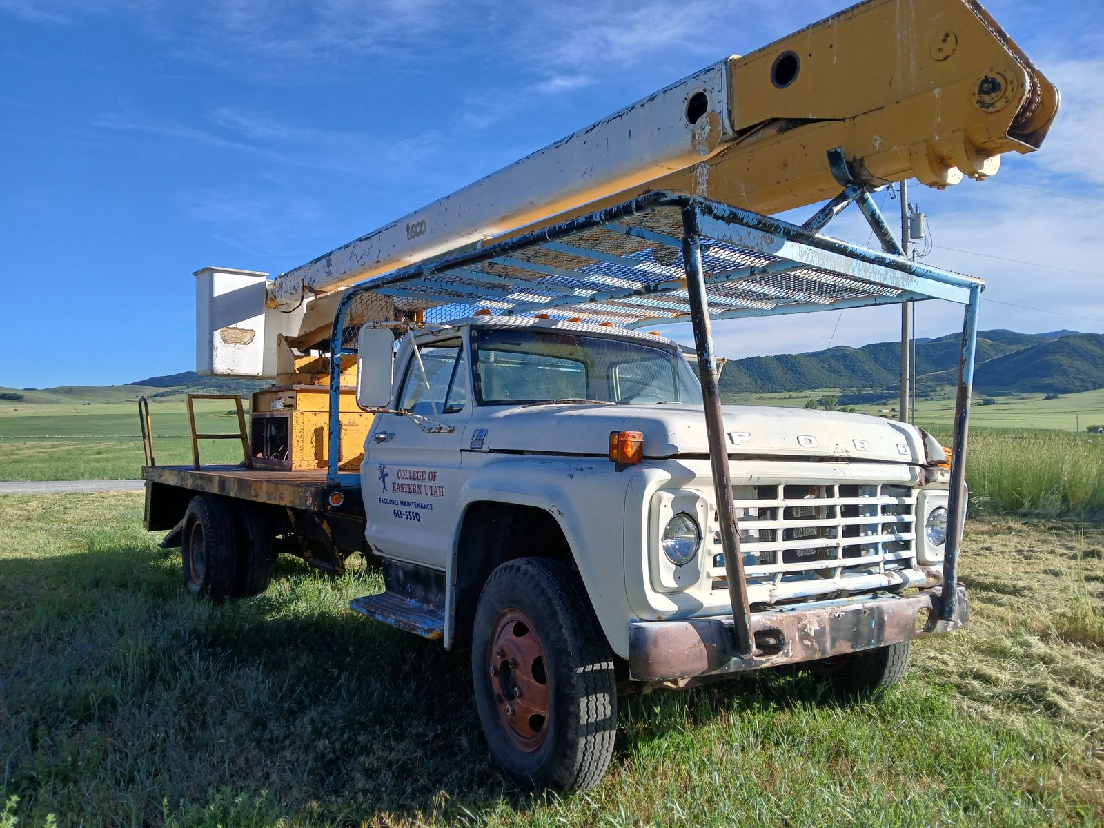 bucket truck