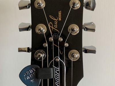 String butler for Gibson and Epiphone guitars