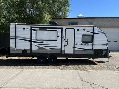 2021 Forest River EVO 24 foot Travel trailer- only used 12 nights