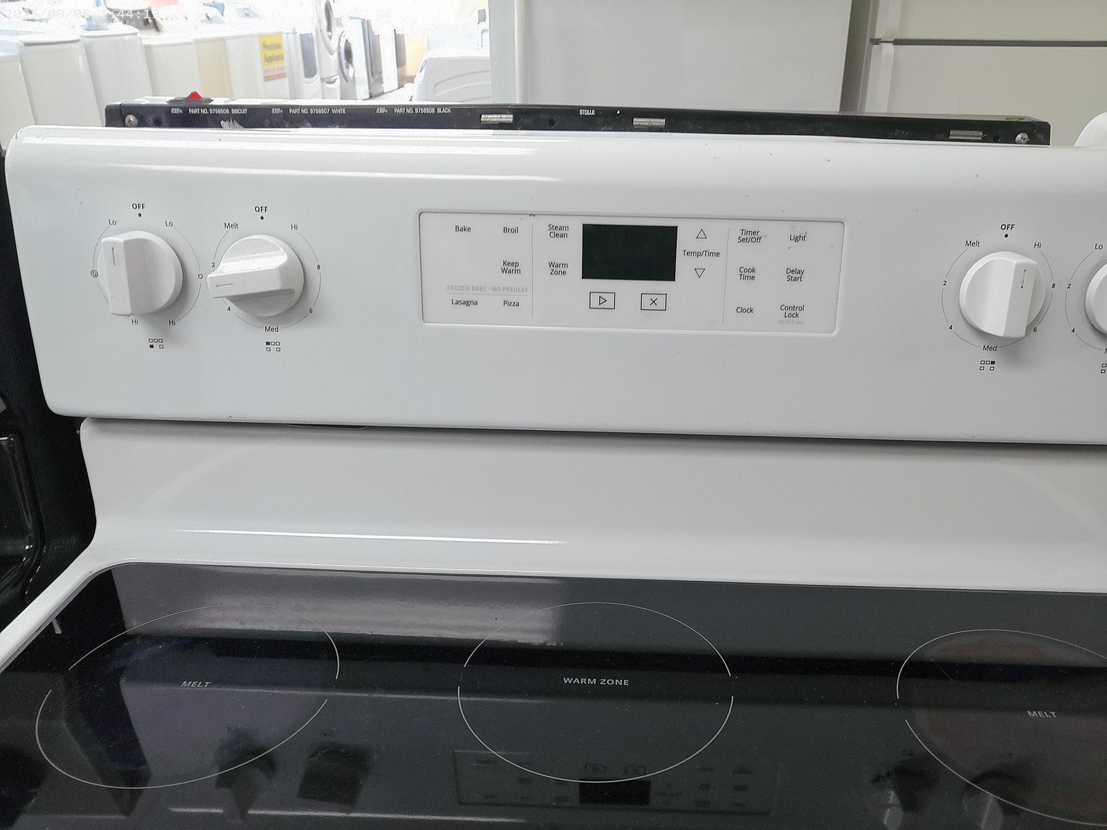 White Smooth Top Range~90 Day Guarantee~Works Great
