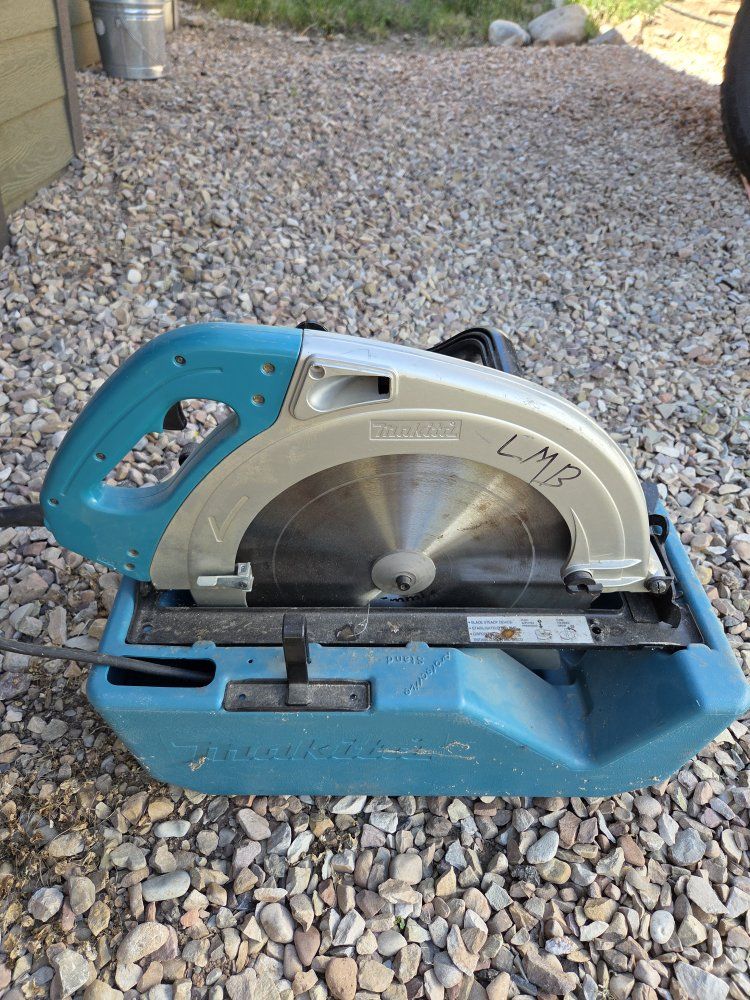 Makita 5402NA 16-1/2" Circular Saw w/ Case - Used