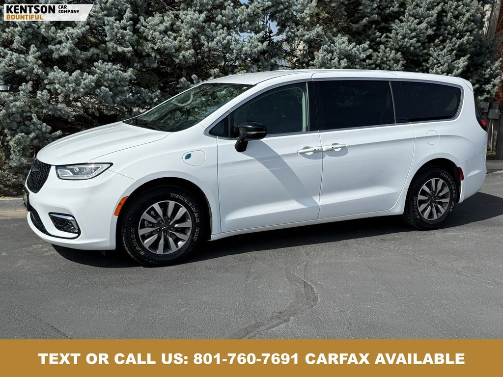 2024 Chrysler Pacifica Plug-In Hybrid Select