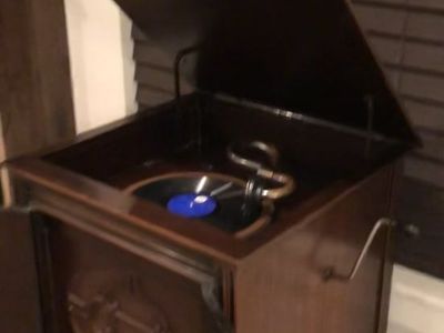 Antique record player 1920’s