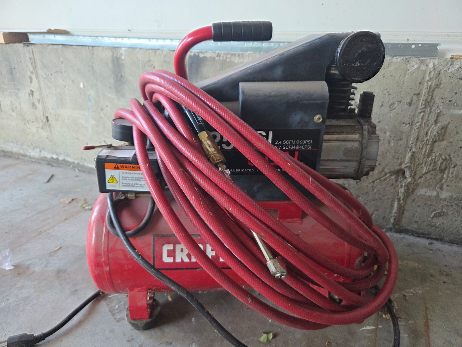 Craftsman 2.5 HP 10 Gallon Air Compressor with Hose - Used