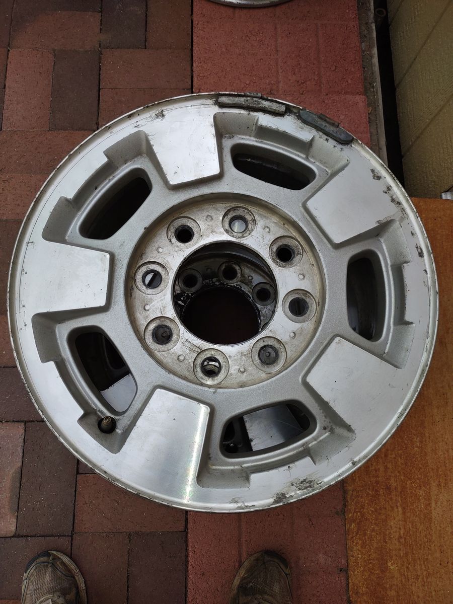 USED 4 OF 17" WHEELS