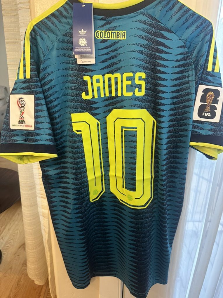 Colombia Soccer Jersey JAMES #10 FitS Large
