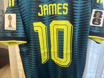 Colombia Soccer Jersey JAMES #10 FitS Large