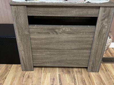 Extendable dining table