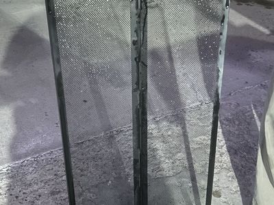 Reptile tank 50 gallon (LEAKS WATER) comes with metal top 35.5" x 17.5"