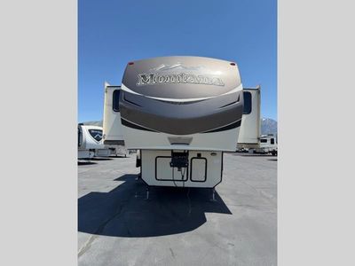 Used 2015 Keystone Montana 3710FL