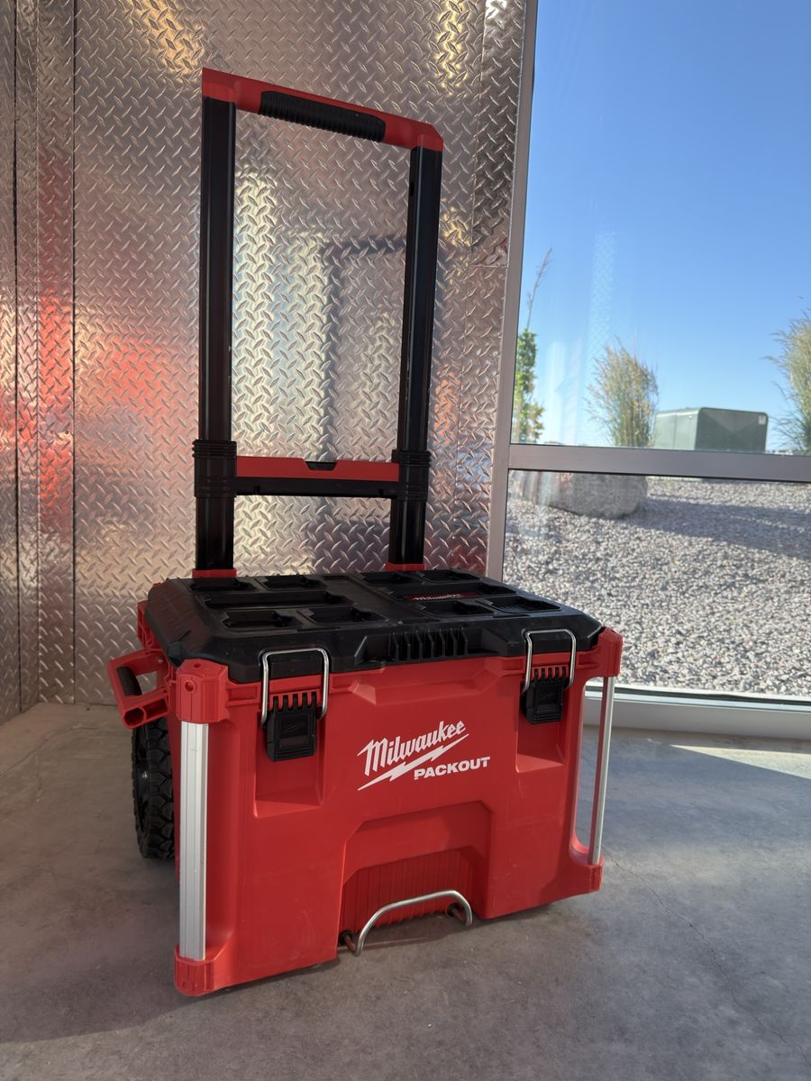 Milwaukee PACKOUT Rolling Tool Box - Red/Black Heavy-Duty Storage with Wheels & Extendable Handle