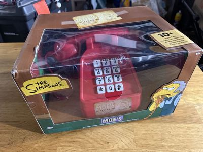 Moe’s Tavern prank phone The Simpsons