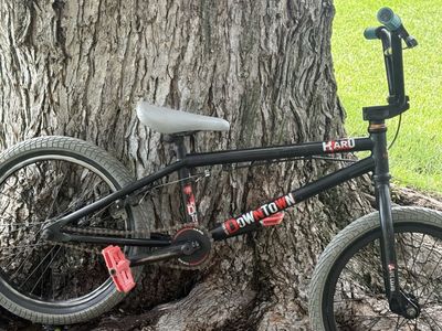 18In Haro Downtown BMX Bike - Black with Red Pedals