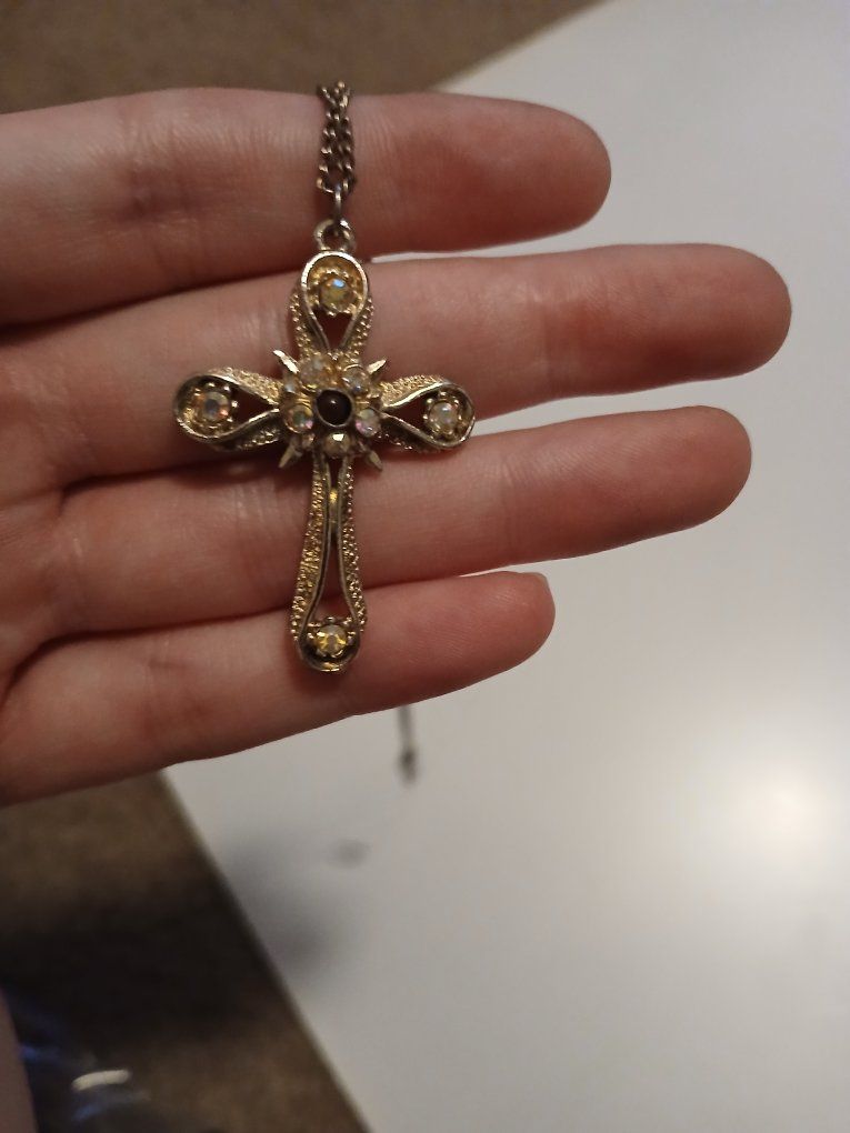  Gold Tone Rhinestone Cross Pendant Necklace