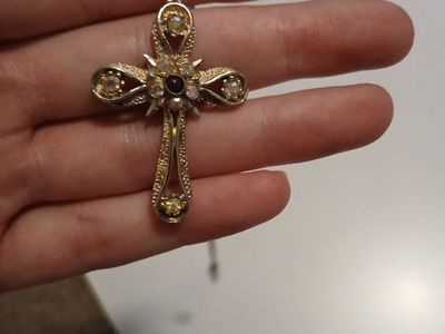 Gold Tone Rhinestone Cross Pendant Necklace