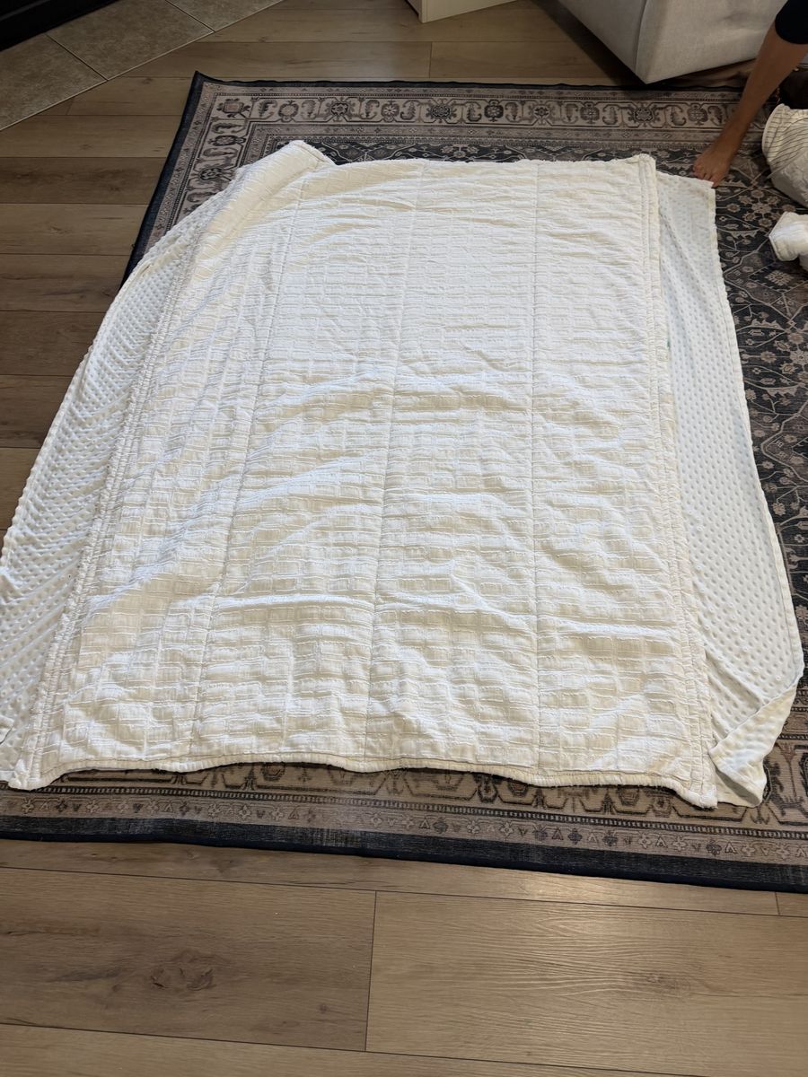 White Textured Full Size Beddy w/ Minky Dot Backing