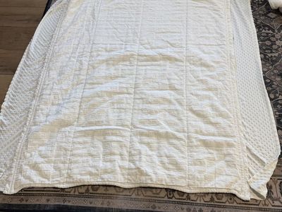 White Textured Full Size Beddy w/ Minky Dot Backing