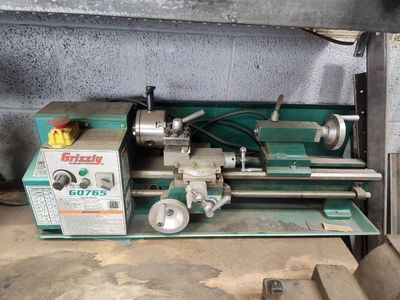 Grizzly G0765 7 inch x 14 inch Variable Speed Benchtop Metal Lathe